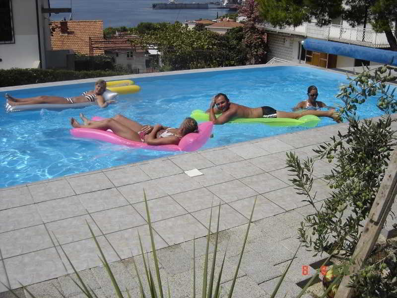 Apartments Villa Goja Traù Esterno foto